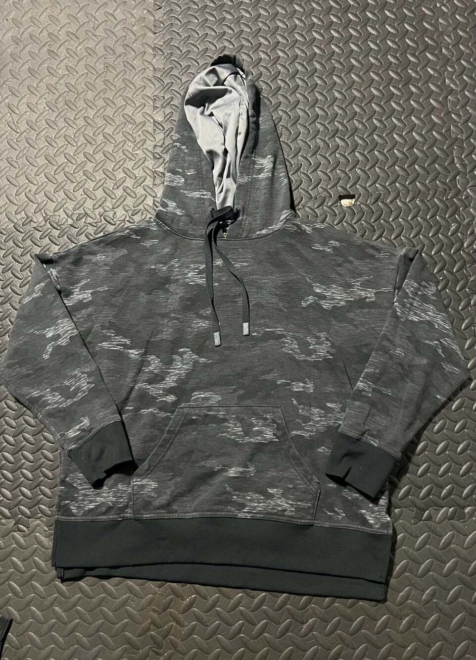 Athletic Works Women's Hooded Pullover Sweatshirt, Gray Camo, Size L (12-14)